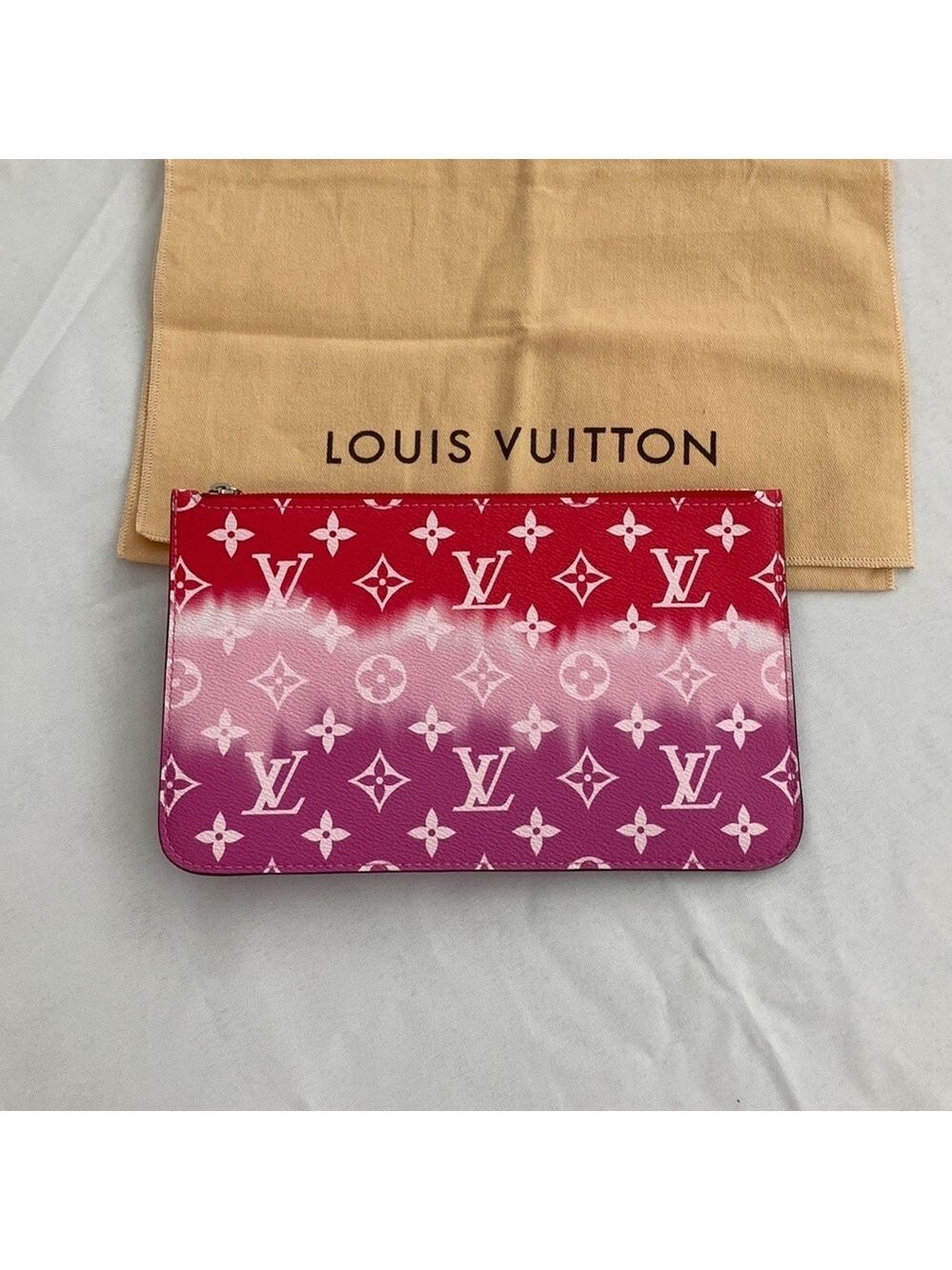 Nwot Louis Vuitton Escale Neverfull MM Pochette
